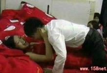 一学校老师举行婚礼，老师们对联相送，非常搞笑.......