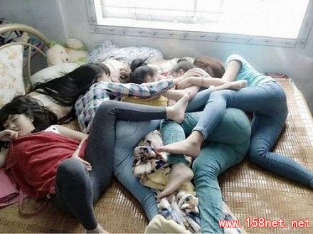 超搞笑，<span class='chameleon-code-v2'></span>笑到你抽筋的段子......妹子们到我家来吧我家有好大的一张床 第1张