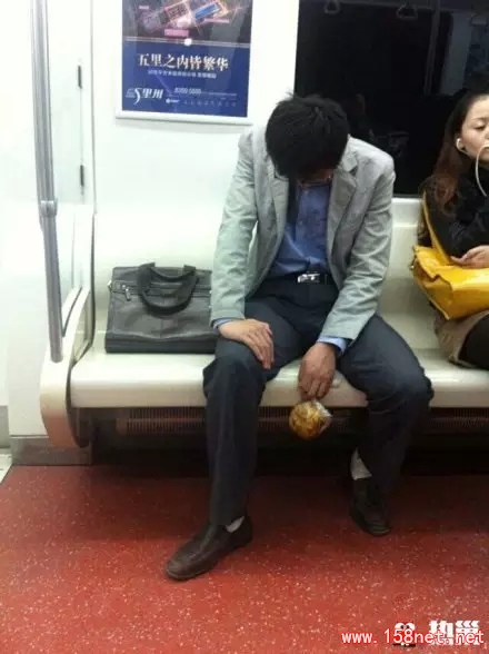 希望这些照片能够唤起你对生活的重新认识《生活并不总是美好，但请保留多一点关爱》 第2张