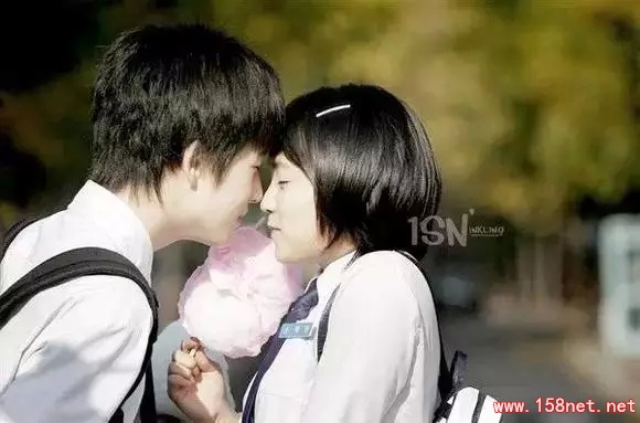 女人如何判断男人对你动真情了？<span class='chameleon-code-v2'></span>同时也愿真心相爱的人，<span class='chameleon-code-v2'></span>好好的彼此珍惜 第3张