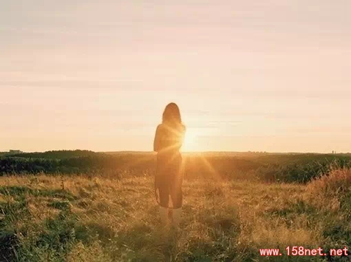 我多害怕习惯了谁的好，然后又被无情的甩掉....别让往昔的悲伤和对未来的恐惧，毁了你当下的幸福。 第2张