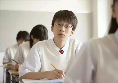 一位班主任开学后发给家长的一则短信，<span class='chameleon-code-v2'></span>惊呆了几千万人！<span class='chameleon-code-v2'></span> 第1张