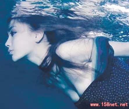男人的谎言可以骗女人一夜，<span class='chameleon-code-v2'></span> 女人的谎言可以骗男人一生...... 第4张