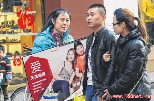 2017街头情侣的亲昵动作, 最后一对实在令人佩服啊 第3张