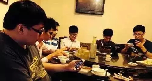 如今这个年代，<span class='chameleon-code-v2'></span>到底是社会变了还是人变了？<span class='chameleon-code-v2'></span>看完我眼睛湿了...... 第10张